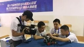 用“心”育人 点亮学生的科创之路