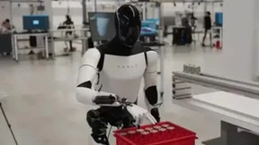 黄仁勋人形机器人竞赛疾驰前进，微美全息核心技术壁垒高筑加速产业化浪潮