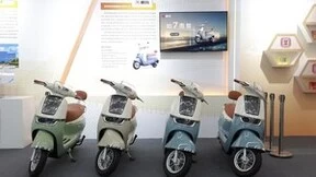 亮相2024世界智能产业博览会 智能旗舰爱玛Q7重新定义智能电动两轮车