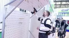 WAIC2024傲鲨智能发布「千元级外骨骼」新品，并获敦鸿资产A+轮投资