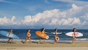 小牛电动万宁海岸线世界冲浪日，做浪潮中的NIU人