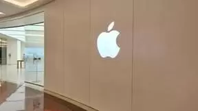 机器人引爆下一轮AI商用热潮，苹果/微美全息加速产业融合驱动未来创新引擎