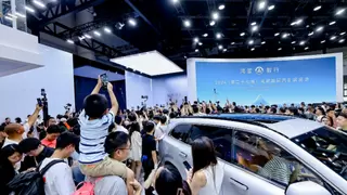 成都车展鸿蒙智行携三界六车登场，上演智能出行盛宴