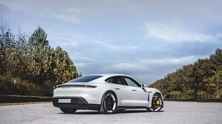 保时捷将在美国召回逾2.7万辆电动汽车，因存在电池短路风险