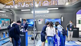 鸿合科技亮相第84届教装展：打造AI时代的未来教育空间