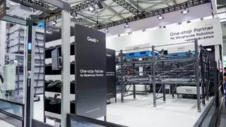 极智嘉CeMAT惊喜不断！托盘到人方案首秀，纯视觉机器人首次登场