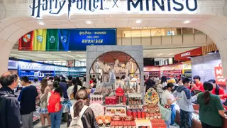 与超150个IP合作，名创优品布局万亿“谷子经济”市场