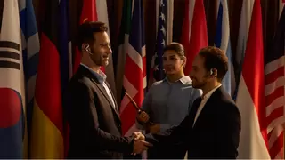 推动跨语言沟通迈向新境界，时空壶 W4 Pro 同声传译耳机