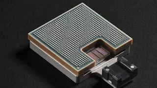 IBM 发布光学技术关键突破，生成式AI迎来“光速时代“