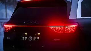 以实力问鼎豪华车市，问界M9销量破20万，豪华车市新王者实力尽显