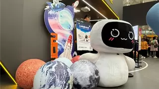 元萝卜AI下棋机器人走进“棋城”，“AI棋遇未来”嘉年华活动正式启程