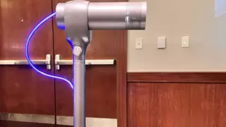 业界首款分体式光纤光机亮相CES 2025，带来无限的商业化可能