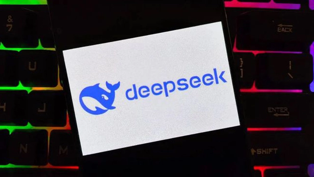DeepSeek在一夜之间颠覆科技界，让巨头们感到紧张