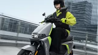 长续航+旗舰级制动！九号新品M395cMAX成高端电摩首选之一