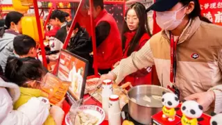 新吉尼斯世界纪录诞生！美团团购携手熊大爷打造“最多种类的饺子宴”