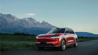 问界销量夺冠印证高端战略 多家券商看好赛力斯成长性