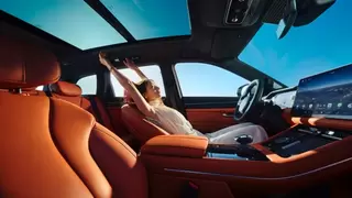 初春踏青的最佳伴侣，问界新M7以大空间与舒适性赢得全家青睐