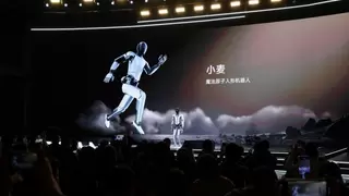 魔法原子人形机器人化身智能名嘴 小麦登台追觅2025生态发布会完成主持首秀