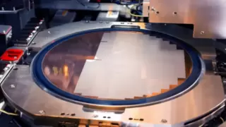 英特尔先进封装：助力AI芯片高效集成的技术力量