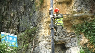 数字适老“惠”乡村 湖北移动为留守老人架起云端“亲情桥”