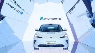 享道出行与Momenta达成战略合作，推动全球首个前装量产无人驾驶Robotaxi车队落沪