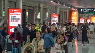 深圳北站 32 屏联播，店匠科技讲述跨境电商生意新速度