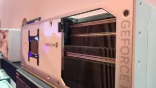 技嘉推出采用白色美学设计的隐刃AORUS RTX 5090 Stealth ICE显卡与通过PCIe 5.1认证的AORUS P1600W钛金电源