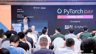 摩尔线程亮相2025北京智源大会，携手智源研究院共推AI创新