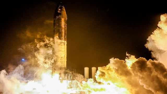 SpaceX星舰36号飞船在静态点火试验中出现故障并发生爆炸