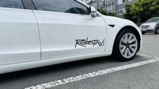特斯拉自动驾驶出租车Robotaxi在奥斯汀正式上路 配备远程操作员和现场服务人员