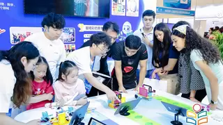 学而思亮相2025上海校外教育展示会，探索AI赋能下的素养课程路径