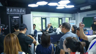 闪存普惠按下加速键，数据在AI时代如何诗意地栖居？