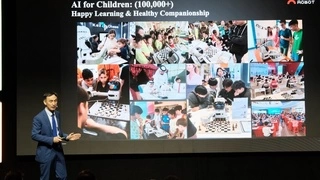 元萝卜首登联合国舞台，展出下棋机器人获多国媒体关注