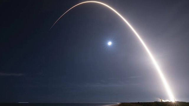 SpaceX成功完成第500次火箭发射任务 创造了历史记录