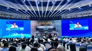 华为云北方首批超节点AI智算中心开服，新一代CloudMatrix 384昇腾AI云服务点亮“绿色引擎”