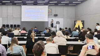 中兴通讯CDO崔丽出席人工智能向善全球峰会，倡导推动AI可持续发展新范式