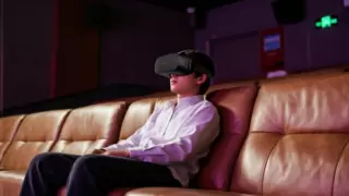 从铁路到影院再到AI眼镜，DPVR智能穿戴革命还在继续