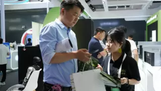 智绘绿洲“智“燃WAIC 全场 全链条算力服务掀起智算热潮！