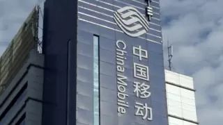 中国移动开通我国首条空芯光纤商用线路 深港证券交易所数据传输时延低至1毫秒