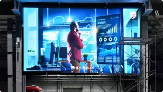 飞利浦商显点亮智慧工厂：一块巨幕如何让石油装备车间“一眼看透”