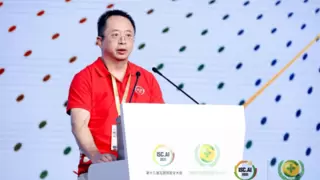 ISC.AI 2025周鸿祎：AI时代需要安全智能体 重构数字安全新防线