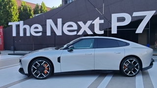 全新小鹏P7首发亮相：全球最强算力+超跑级性能 定义智能轿跑新标准