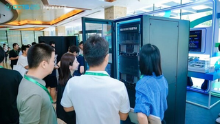 浪潮信息发布“元脑SD200“超节点，面向万亿参数大模型创新设计