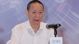 AI大模型交付业务培育见成效，亚信科技高念书解读半年报