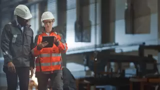 国产三防加固工业平板电脑：亮度调节技术突破恶劣环境拍摄难题