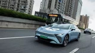 文远知行发布一段式端到端辅助驾驶解决方案，将在2025年内量产上车