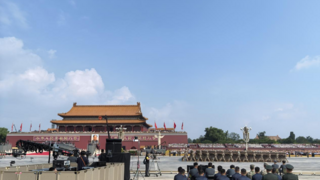 菜鸟无忧董事长袁军受邀参加现场观看抗战胜利 80 周年纪念活动