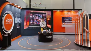 中国AI耳机闪耀柏林！未来智能携viaim登陆IFA 2025，官宣进军欧洲市场