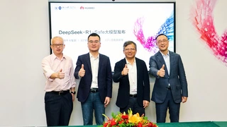破解 AI “安全与性能” 难题！DeepSeek-R1-Safe 基础大模型在华为全联接大会2025正式发布