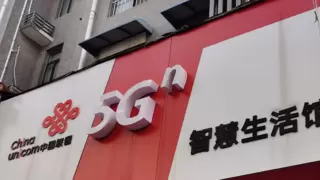 宜昌联通暖心驻守三峡大学宿舍口，为新生开学保驾护航